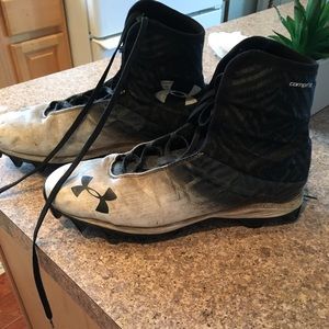Men’s under armour football cleats